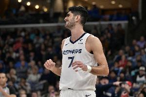 攻防表现真稳定！阿尔达马12中6&三分5中2贡献14分10板5助3断