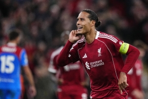 范戴克回应鲁尼批评：上赛季没听他说什么，这很正常 我没有不满