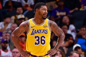 斯玛特：热火很强硬 我们就是坚韧不拔拼命打球&胜利才最重要