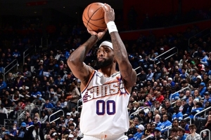 罗伊斯-奥尼尔赛季前7场投进25记三分 刷新太阳队史纪录