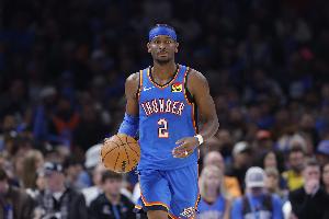 解说：雷霆太可怕了 三四分钟就把快船打花了 能这么防竟还能得分