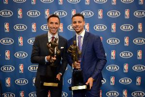 纳什追着库里满场跑几天后就退役？科尔：那是我们进攻体系的开端